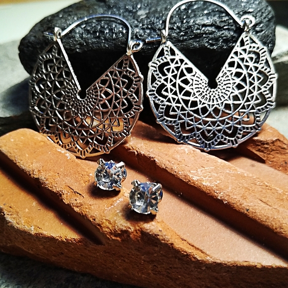 Jewelry - 🐞2/$20 Set 2 Mandala Earrings with stud earrings